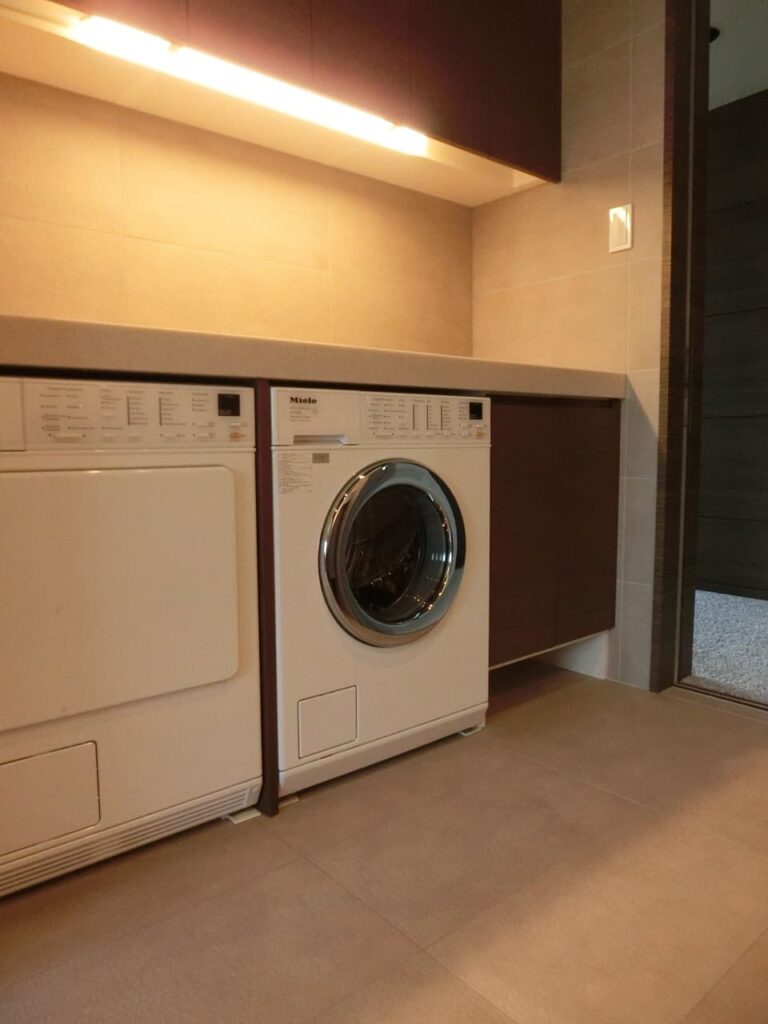 備え付け洗濯機