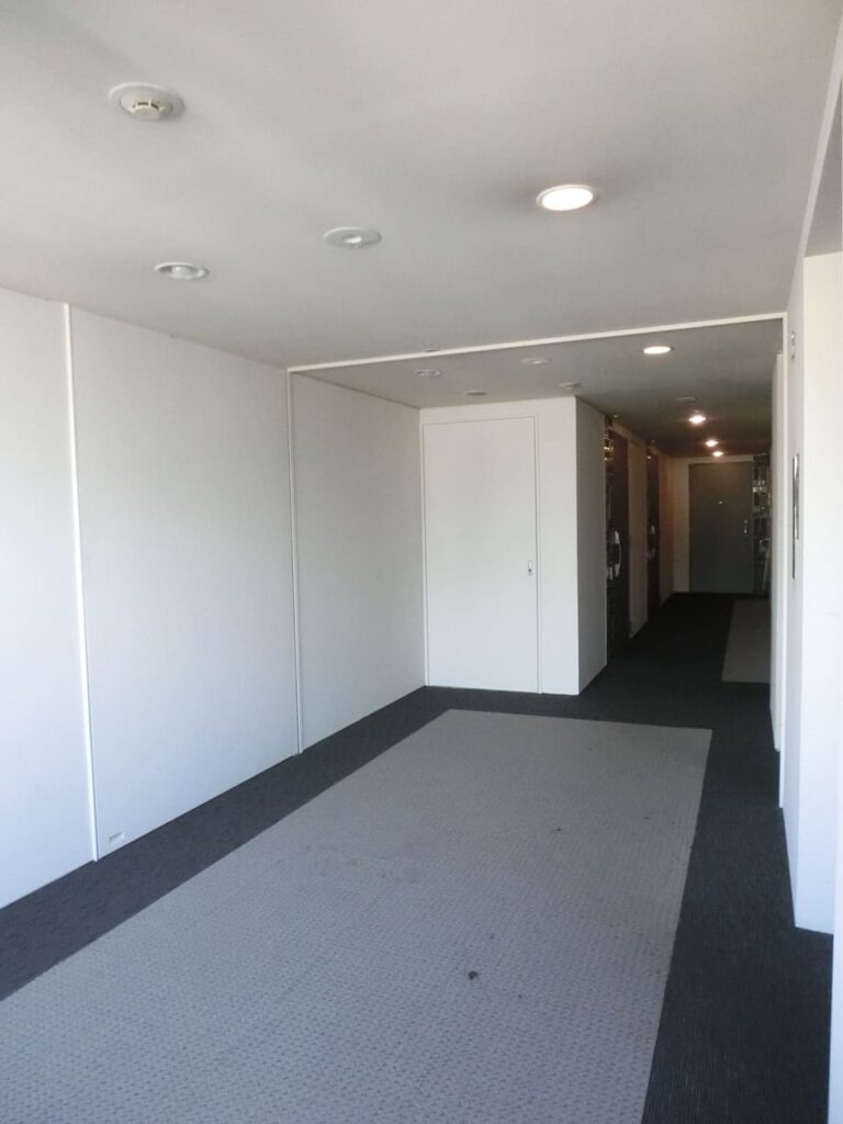 内廊下　レジディアタワー麻布十番